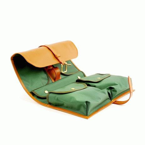 D.R. Harris - Leather Military Wash Pack